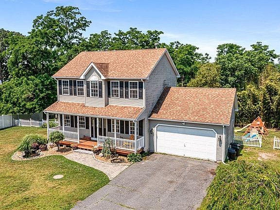 2nd image of 15 Dolphin Cir