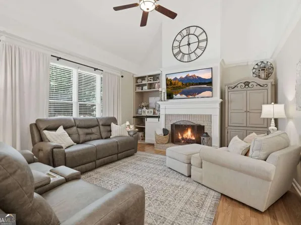 940 River Cove Dr, Dacula, GA 30019
