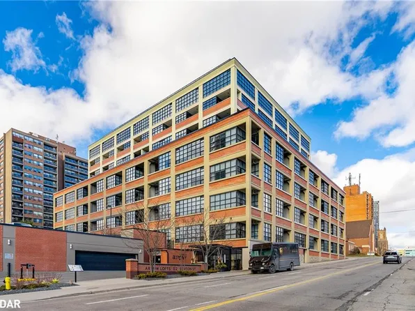 112 Benton St #704, Kitchener, ON N2G 3H6