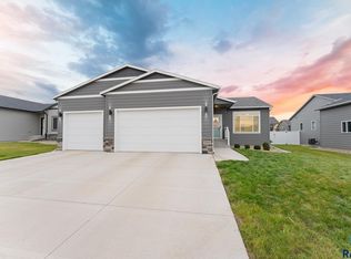 7300 E 49th St, Sioux Falls, SD 57110