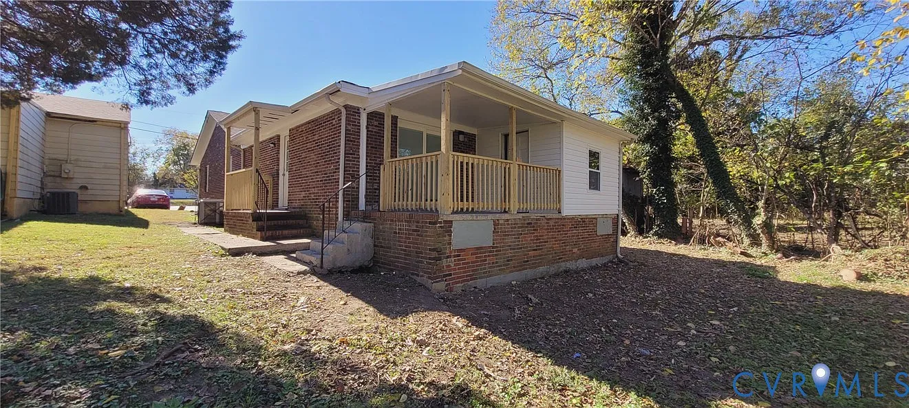 5 bed, 2.0 bath, 1508 sqft, $2,200 — Photo 1