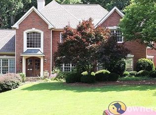 215 Sheridan Point Ln, Sandy Springs, GA 30342