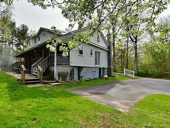 3rd image of 220 Lovers Ln NW