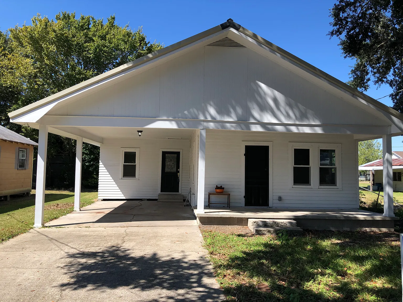 2 bed, 1056 sqft, $925 — Photo 1