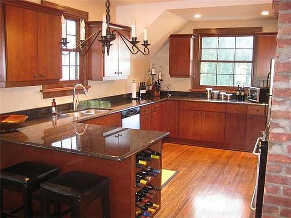 2nd image of 2767 Bradford Dr