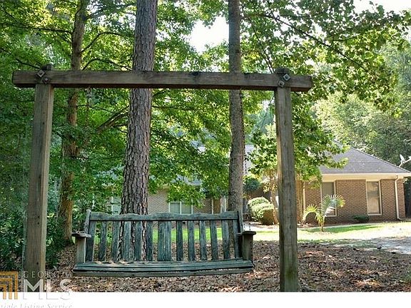4th image of 229 Lakewood Dr
