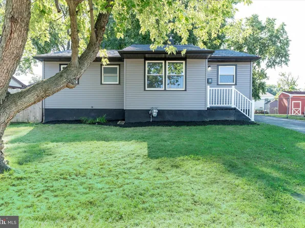 5 Birnam Dr, New Castle, DE 19720