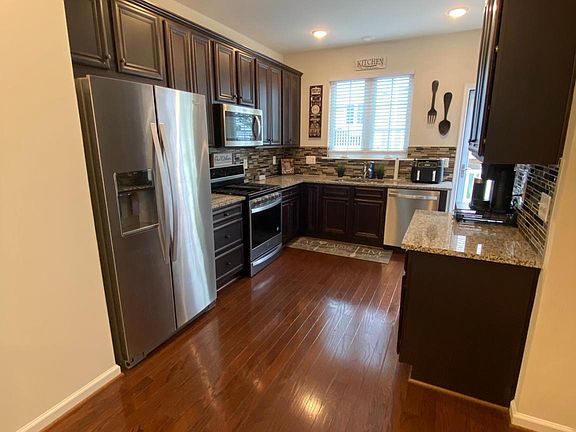 5th image of 2706 Wessex Cir