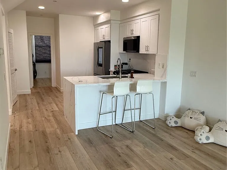 1421 Abelia — Photo 10