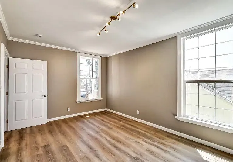 834 36th Ave — Photo 3