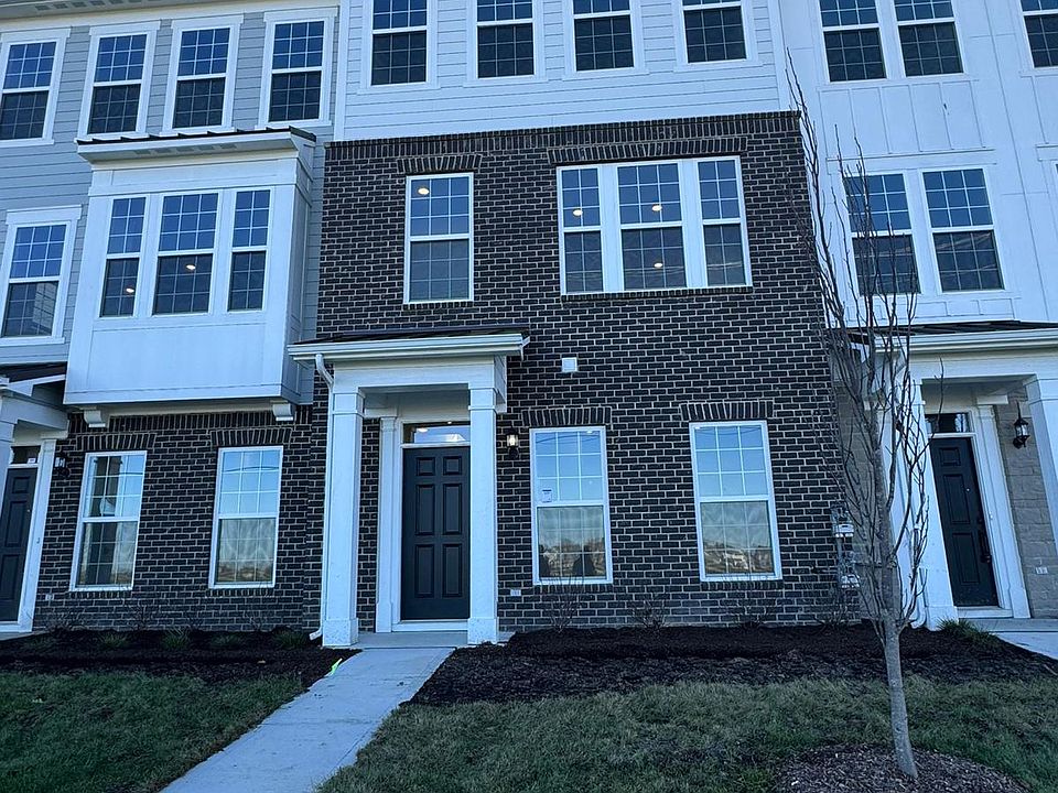 1st image of 1824 Blenker Dr