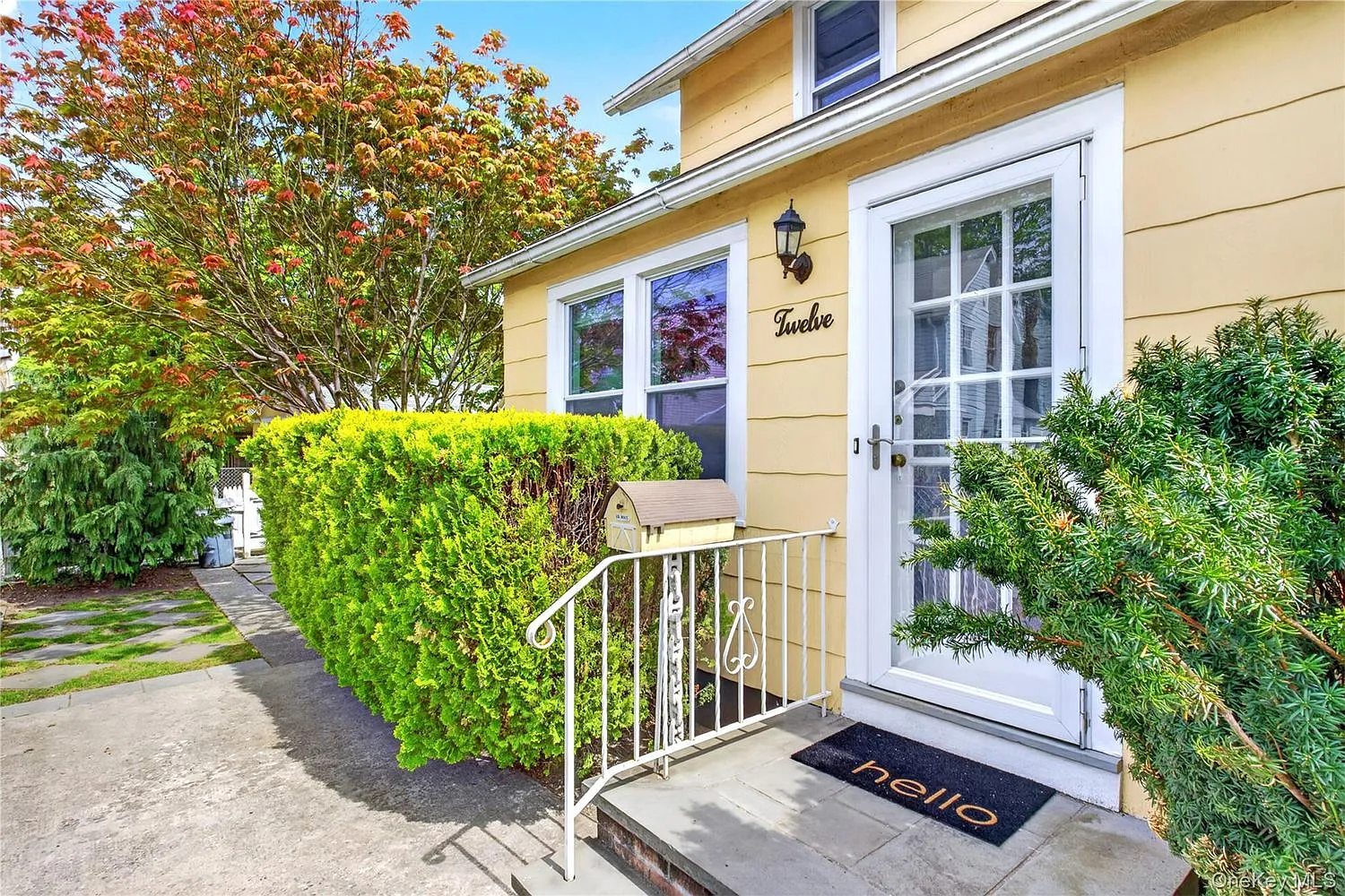2 bed, 952 sqft, $6,750 — Photo 1