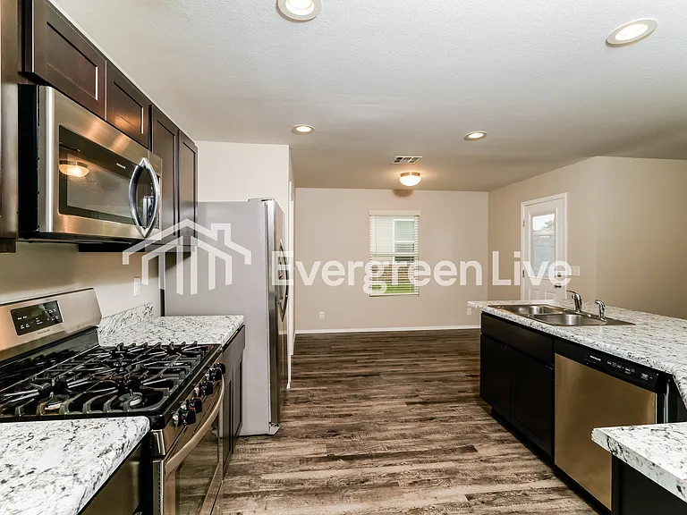 1615 S 31st St — Photo 7
