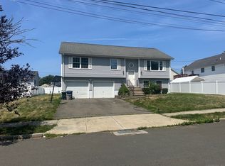 71 Harold St, West Haven, CT 06516