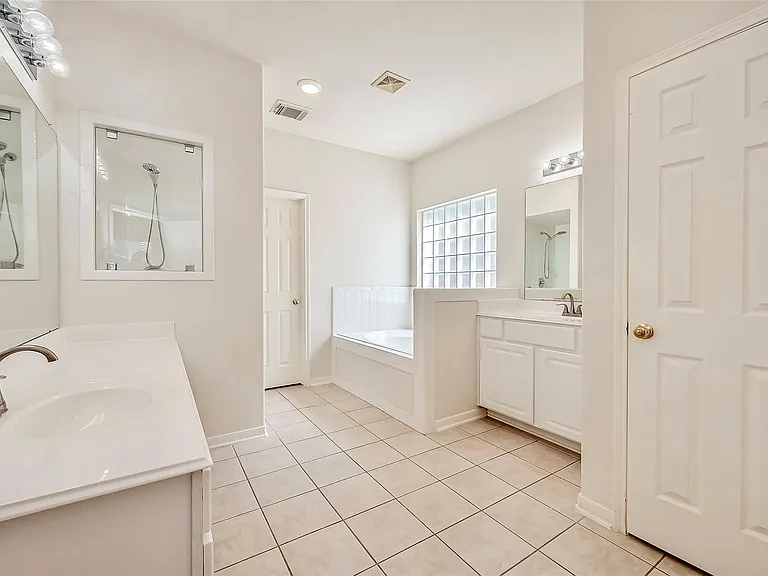 5506 Flower Grove Ct — Photo 17