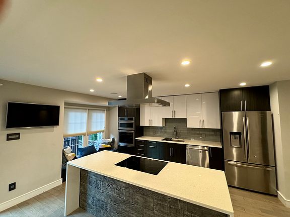 5th image of 9302 Arlington Blvd