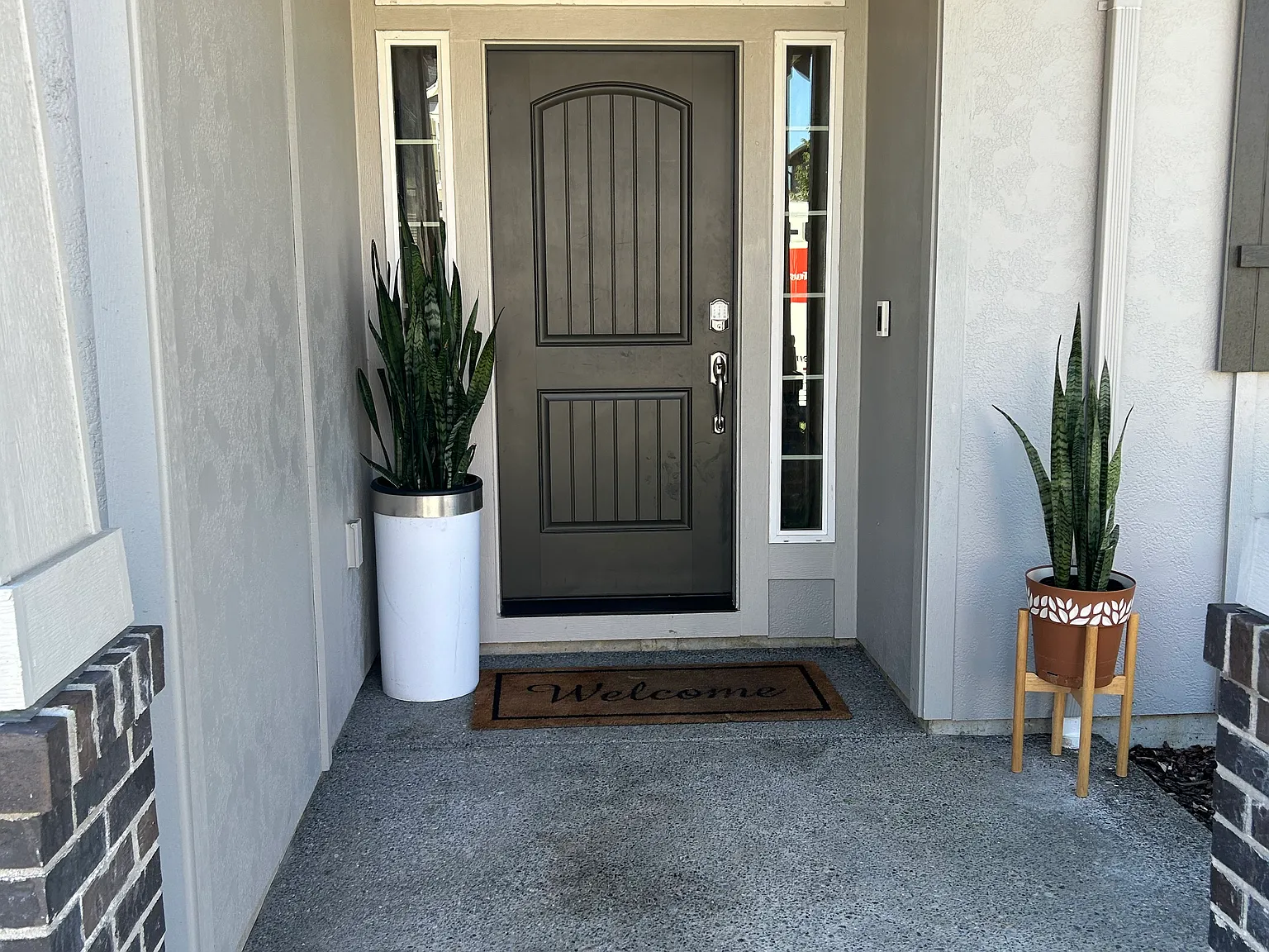 4 bed, 1936 sqft, $2,988 — Photo 1
