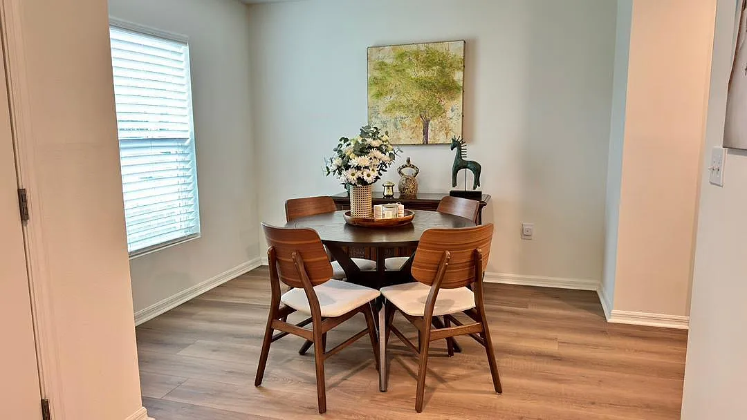3 bed, 2.0 bath, 1552 sqft, $2,900 — Photo 3