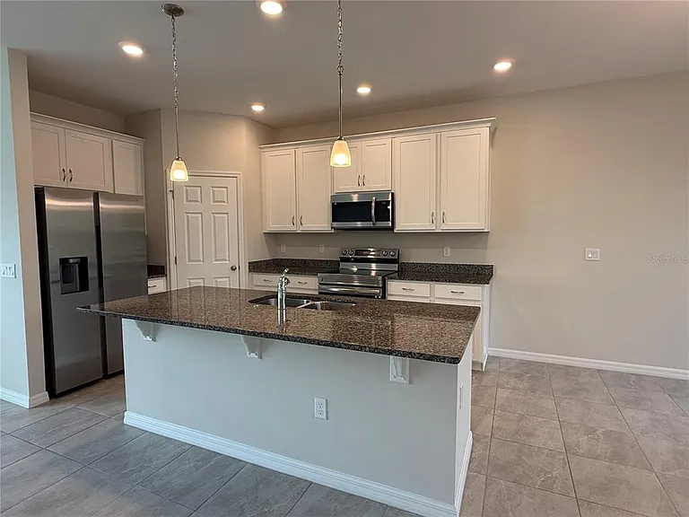 5072 Avalon Park Blvd — Photo 9