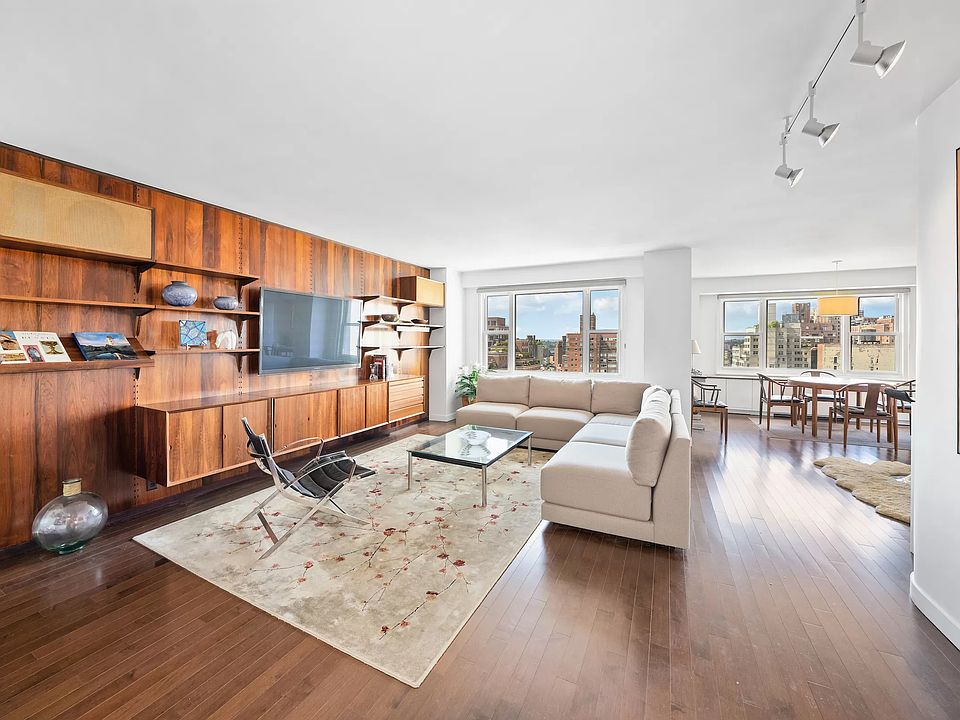 2nd image of 101 W 12th St APT 20E