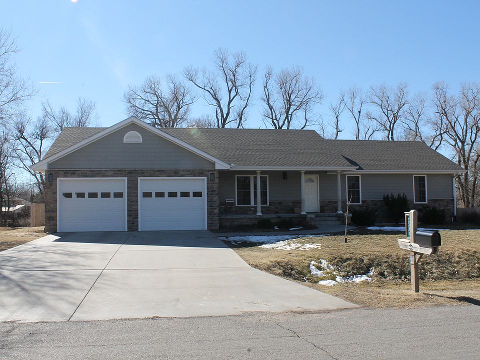 1st image of 2505 E 40th Ave