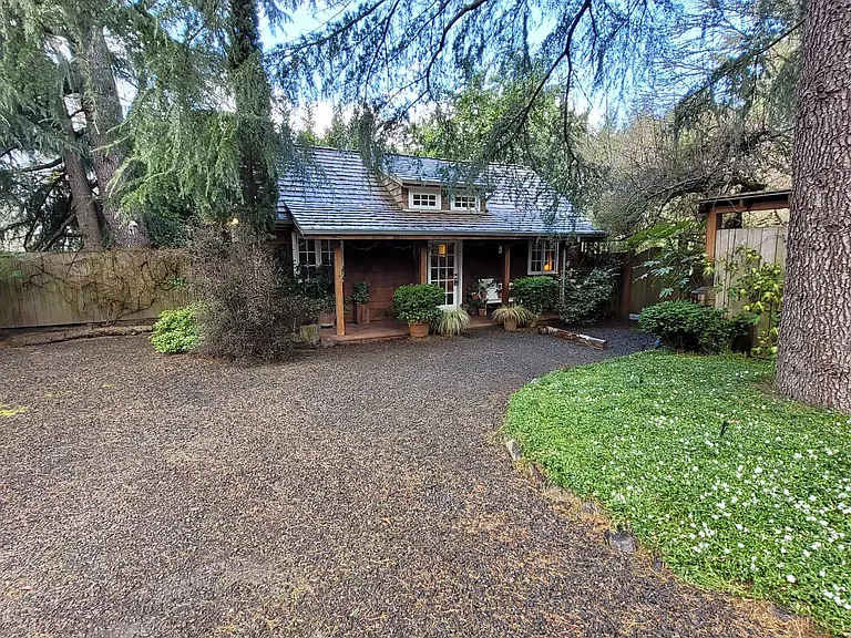 7617 SW Mapleleaf St — Photo 2