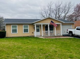 2007 Woodhavens Dr, Bloomington, IL 61701