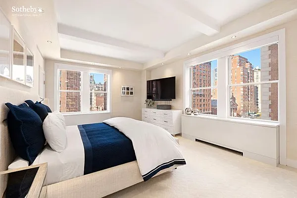 Sold by Sotheby's International Realty | media 23