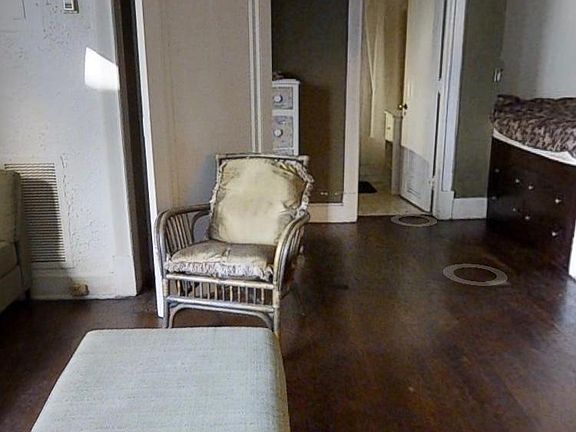 3rd image of 900 16th St APT 205