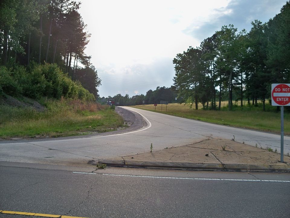 2nd image of EX162 Mocksville Hwy