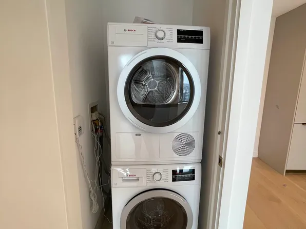 3 Court Square image 6 of 6