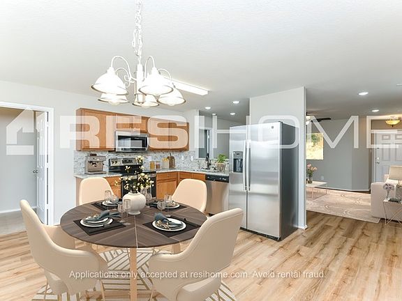 4th image of 304 Daisy Ln