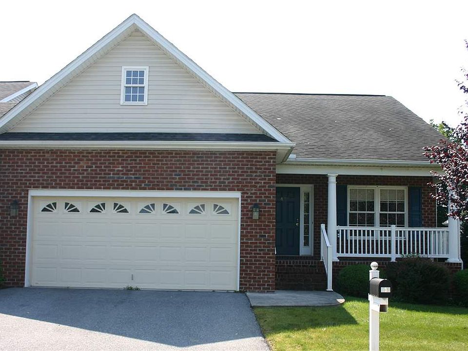 1st image of 437 Hickory Grove Cir