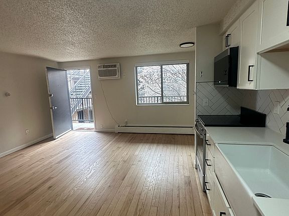 5th image of 331 N Sherman St #204