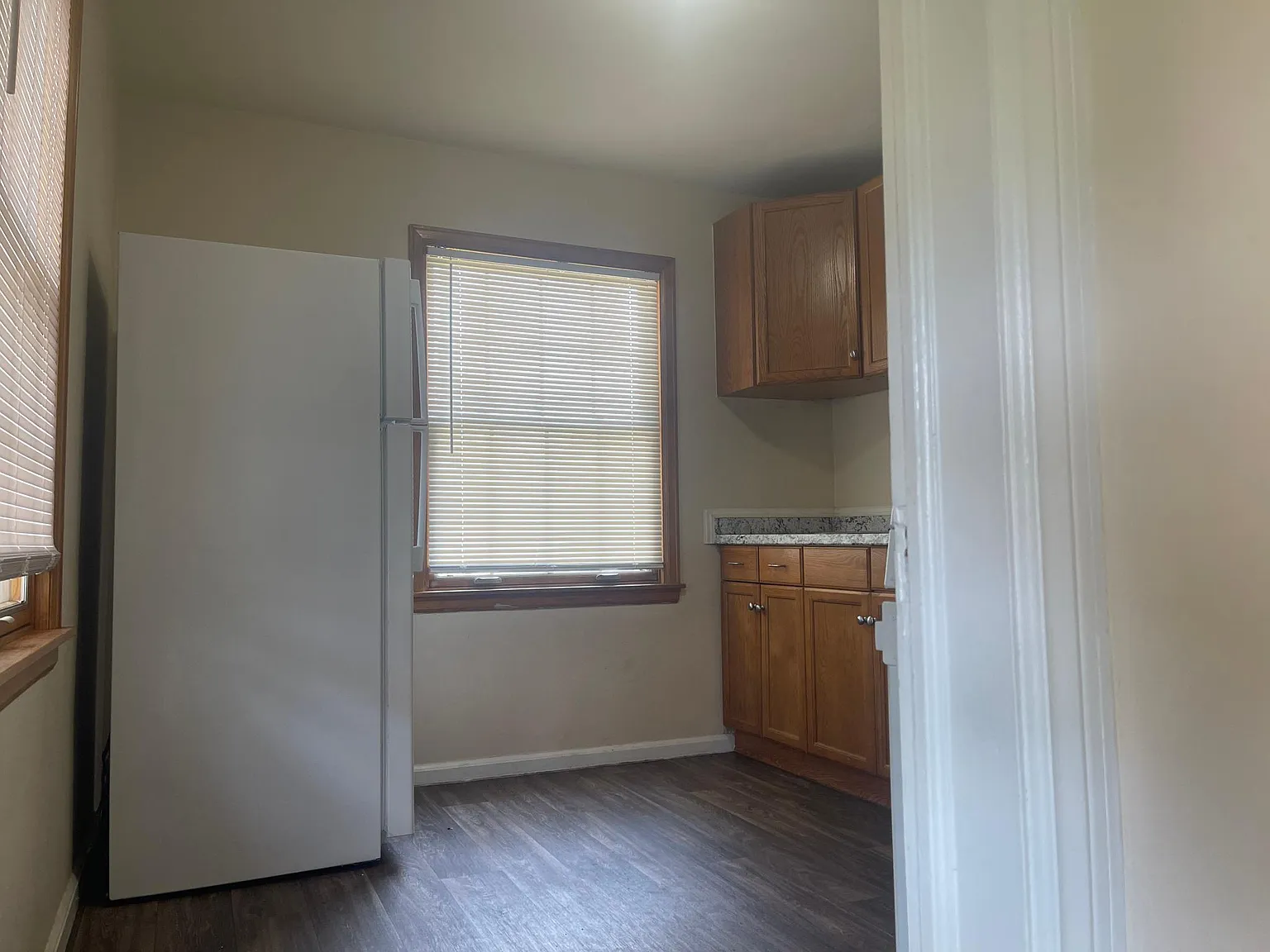 3061 Queen St — Photo 4