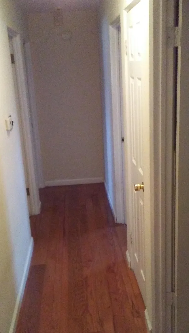 208 Chaucer Dr photo 1
