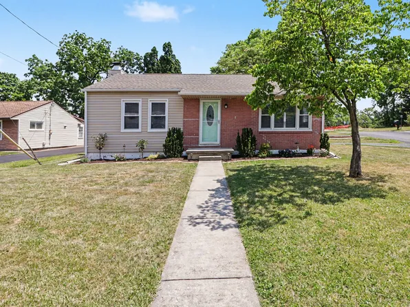 105 Maple Dr, Mechanicsburg, PA 17050