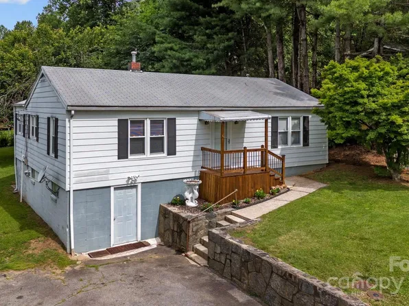223 Browning Ave, Hendersonville, NC 28791