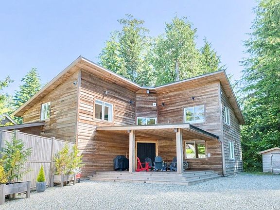 2nd image of 1316 Lynn Rd