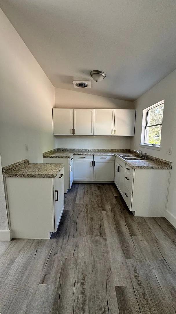 * Home 3-Bedroom 1-Bath Fort Walton Beach - Near Wright Fire Department — Photo 3