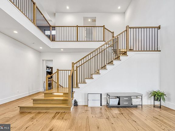 5th image of 1366 Tate Modern Ln
