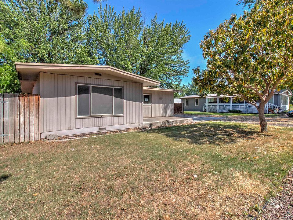 1st image of 302 1st St