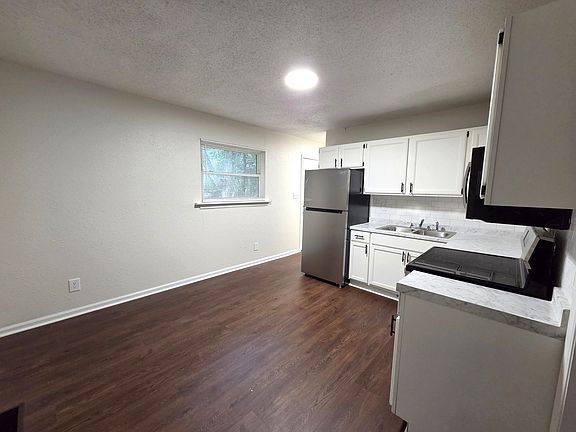 3rd image of 5201 Cinderella Rd