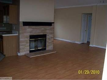 5th image of 1470 Knollwood Dr