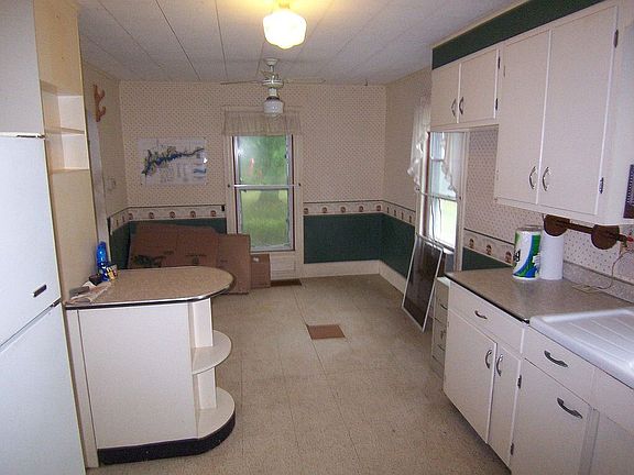 3rd image of 2556 Peninsula Pl