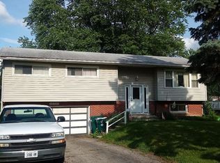 4N203 Locust Ave, West Chicago, IL 60185