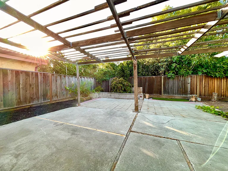 2365 Fallingtree Dr — Photo 7
