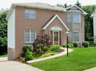 69 Rodgers Dr, Coraopolis, PA