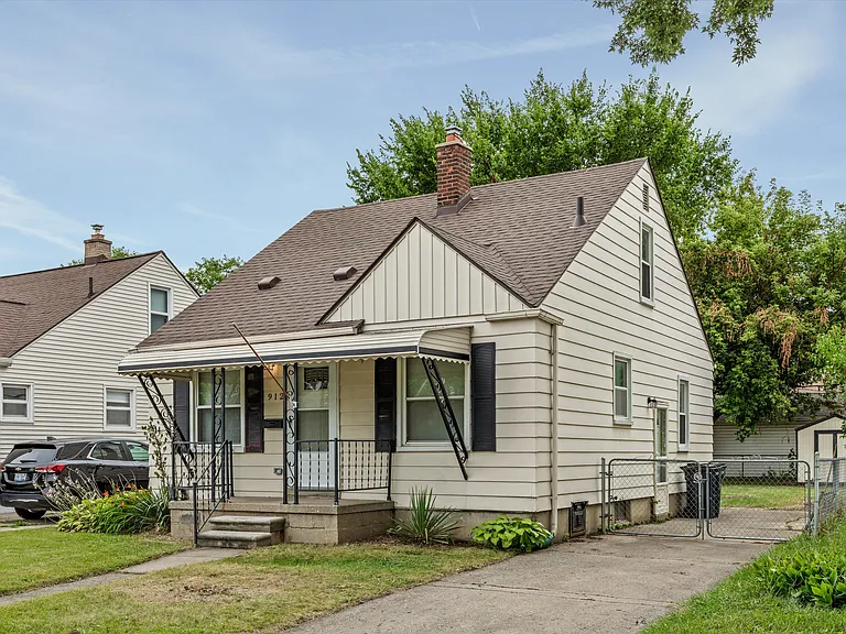 912 N Edison Ave — Photo 29