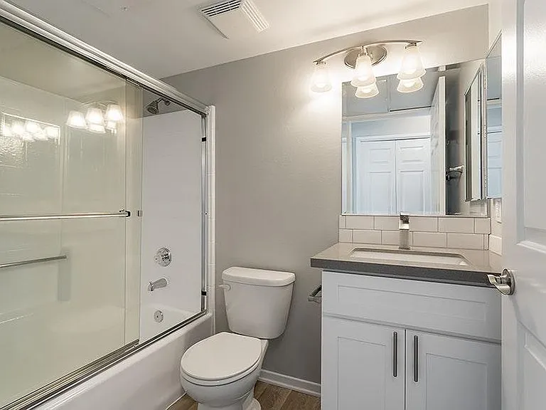 1216 S Corning St — Photo 10